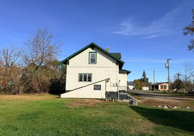 Photo 3 of Single family home for sale at 1100 Roosevelt Rd SE, Bemidji, MN 56601 | MLS# 7159724 | Listing updated on 2026-10-27