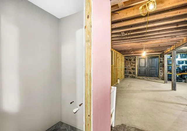 Photo 4 of Single family home for sale at 24 W 5th Street, Duluth, MN 55806 | MLS# 7159726 | Listing updated on 2026-10-18