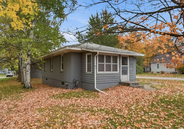 Photo 2 of Sale Pending at 926 2nd Avenue S, Sauk Rapids, MN 56379 | MLS# 7159731 | Listing updated on 2026-10-16