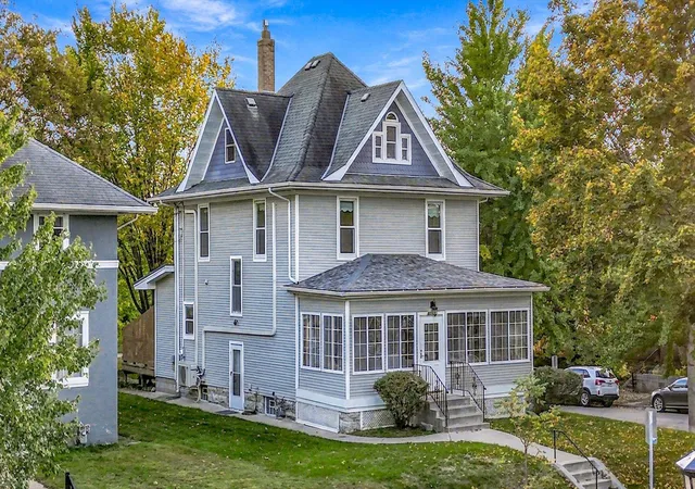 Photo 3 of Single family home for sale at 2016 Laurel Ave, Saint Paul, MN 55104 | MLS# 7159754 | Listing updated on 2026-10-23