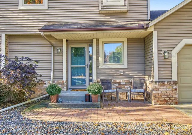 Photo 3 of Single family home for sale at 698 Ocala Ln, Saint Paul, MN 55120 | MLS# 7159757 | Listing updated on 2026-10-23