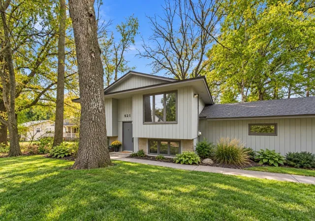Photo 1 of Single family home for sale at 521 Warner Ave S, Willernie, MN 55090 | MLS# 7159769 | Listing updated on 2026-10-19