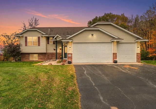 Photo 1 of Single family home for sale at 30530 Redding Ave, Shafer, MN 55074 | MLS# 7159770 | Listing updated on 2026-10-23