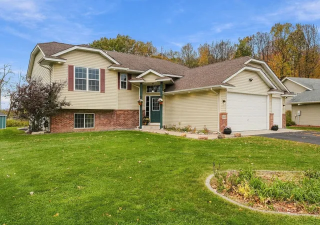 Photo 3 of Single family home for sale at 30530 Redding Ave, Shafer, MN 55074 | MLS# 7159770 | Listing updated on 2026-10-23