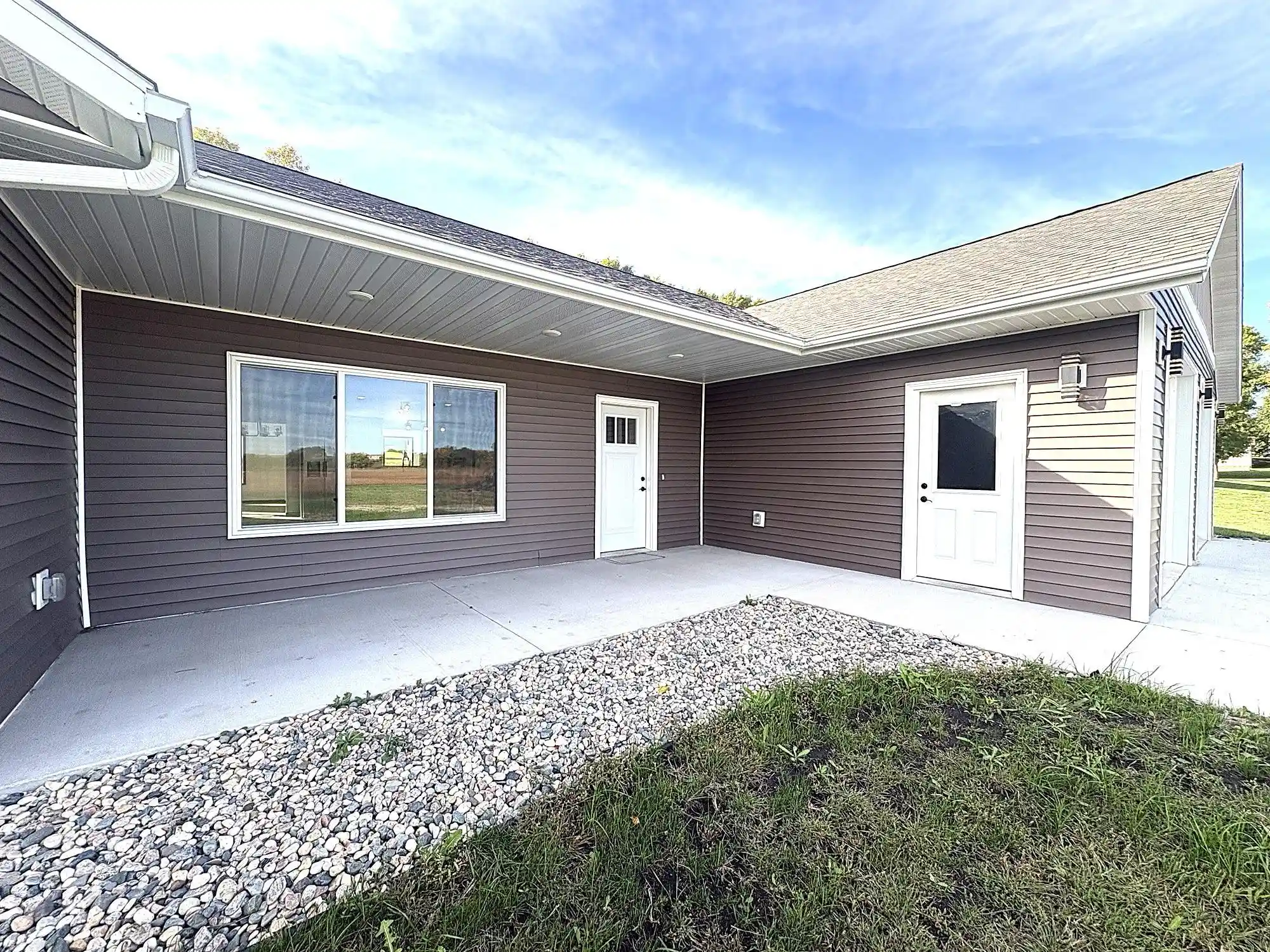 Photo 4 of Single family home for sale at 211 Bryce Ave, Lowry, MN 56349 | MLS# 7159788 | Listing updated on 2026-10-15
