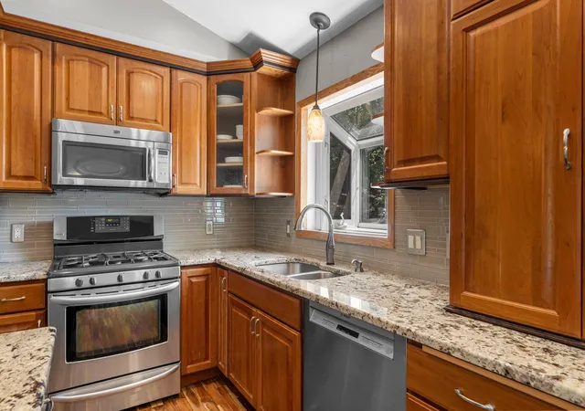 Photo 4 of Single family home for sale at 13632 Bryant Pl S, Burnsville, MN 55337 | MLS# 7159789 | Listing updated on 2026-10-20