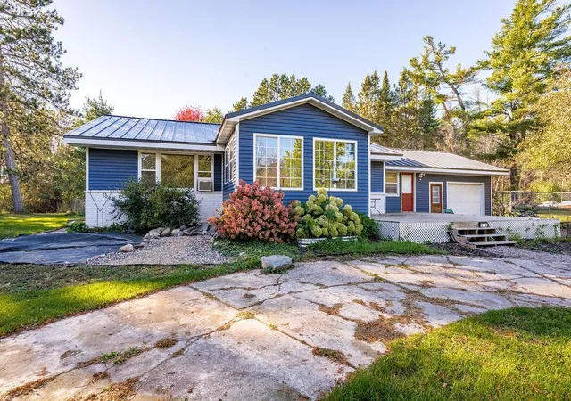 Photo 1 of Single family home for sale at 512 Juniper Ave, Moose Lake, MN 55767 | MLS# 7159790 | Listing updated on 2026-10-22