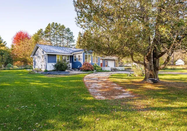 Photo 3 of Single family home for sale at 512 Juniper Ave, Moose Lake, MN 55767 | MLS# 7159790 | Listing updated on 2026-10-22