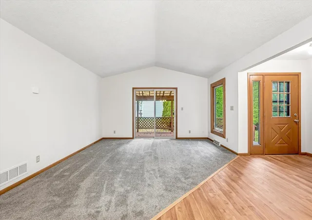 Photo 4 of Townhouse for sale at 550 W 10th Street, Rush City, MN 55069 | MLS# 7159795 | Listing updated on 2026-10-16