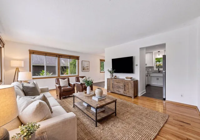 Photo 1 of Single family home for sale at 1370 Valley View Rd, Chaska, MN 55318 | MLS# 7159799 | Listing updated on 2026-10-21