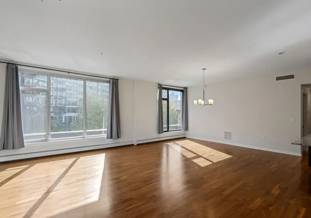 Photo 4 of Condo for sale at 1120 S 2nd Street #201, Minneapolis, MN 55415 | MLS# 7159824 | Listing updated on 2026-10-15
