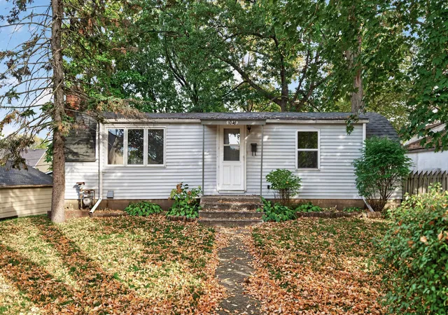 Photo 1 of Single family home for sale at 1046 Felix St, Saint Paul, MN 55118 | MLS# 7159836 | Listing updated on 2026-10-22