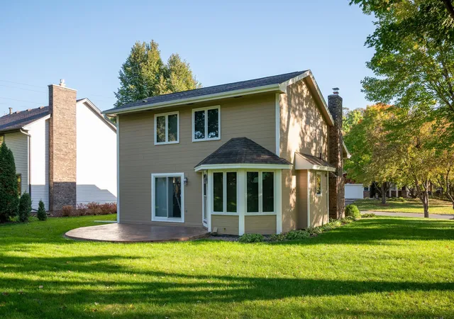 Photo 27 of Sale Pending at 915 Park Knoll Dr, Saint Paul, MN 55123 | MLS# 7159839 | Listing updated on 2026-10-21