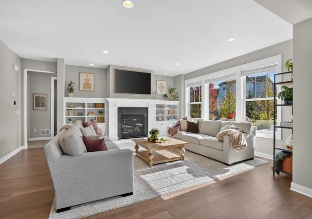 Photo 2 of Single family home for sale at 9930 Arrowwood Trl, Saint Paul, MN 55129 | MLS# 7159875 | Listing updated on 2026-10-23