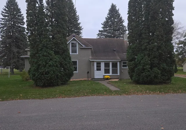 Single family home for sale at 901 S 6th Street, Princeton, MN 55371 | MLS# 7159887