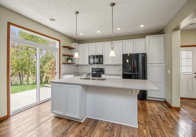 Photo 1 of Single family home for sale at 560 Ravencroft Rd, Waconia, MN 55387 | MLS# 7159892 | Listing updated on 2026-10-28