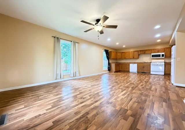 Photo 2 of Single family home for sale at 211 E Luella St, Le Roy, MN 55951 | MLS# 7159899 | Listing updated on 2026-10-23