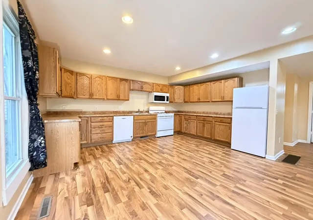Photo 4 of Single family home for sale at 211 E Luella St, Le Roy, MN 55951 | MLS# 7159899 | Listing updated on 2026-10-23