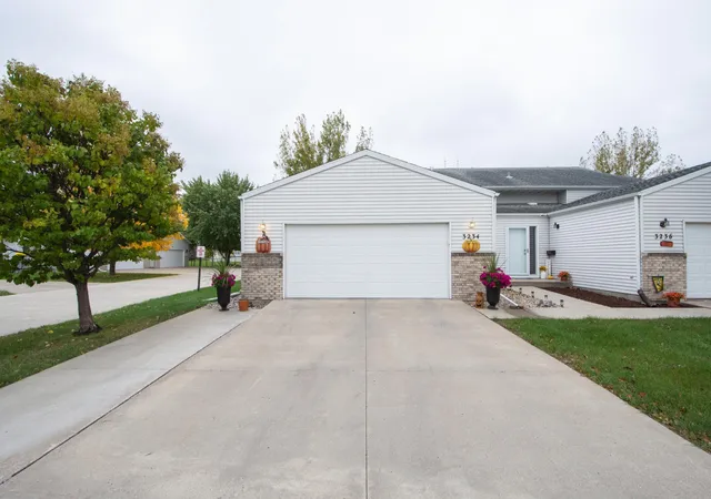Townhouse for sale at 3234 35th Avenue S, Fargo, ND 58104 | MLS# 7159900