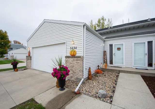 Photo 2 of Townhouse for sale at 3234 35th Avenue S, Fargo, ND 58104 | MLS# 7159900 | Listing updated on 2026-10-20