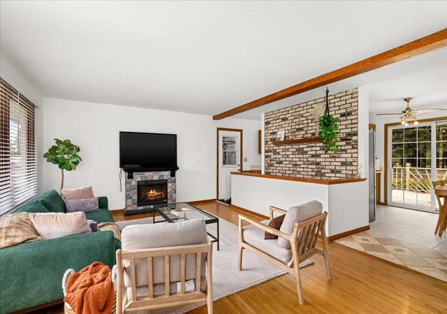 Photo 3 of Single family home for sale at 905 N Ebony Ave, Duluth, MN 55811 | MLS# 7159906 | Listing updated on 2026-10-15