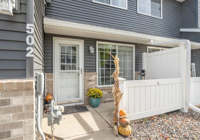 Photo 2 of Single family home for sale at 502 Horizon Dr Se, New Prague, MN 56071 | MLS# 7159964 | Listing updated on 2026-10-22