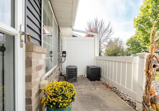 Photo 3 of Single family home for sale at 502 Horizon Dr Se, New Prague, MN 56071 | MLS# 7159964 | Listing updated on 2026-10-22