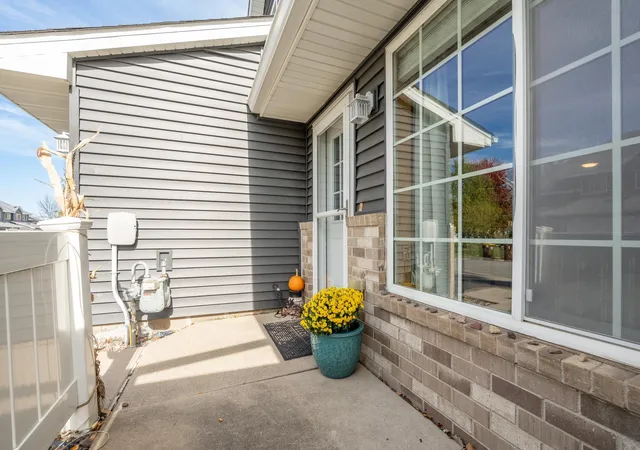 Photo 3 of Single family home for sale at 502 Horizon Dr SE, New Prague, MN 56071 | MLS# 7159964 | Listing updated on 2026-10-22