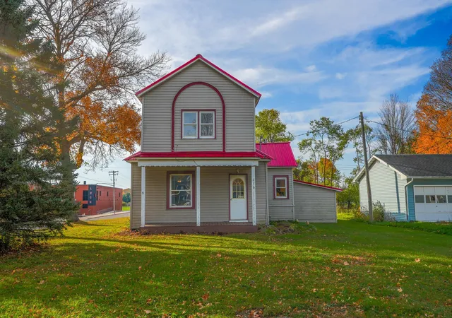 Photo 1 of Single family home for sale at 616 E Butternut Ave, Luck, WI 54853 | MLS# 7159974 | Listing updated on 2026-10-15