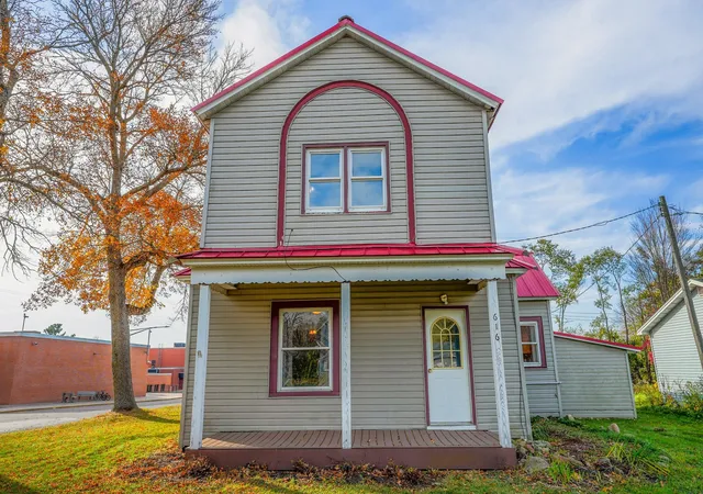 Photo 2 of Single family home for sale at 616 E Butternut Ave, Luck, WI 54853 | MLS# 7159974 | Listing updated on 2026-10-15