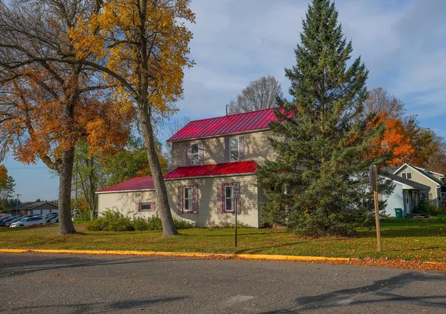 Photo 3 of Single family home for sale at 616 E Butternut Ave, Luck, WI 54853 | MLS# 7159974 | Listing updated on 2026-10-15