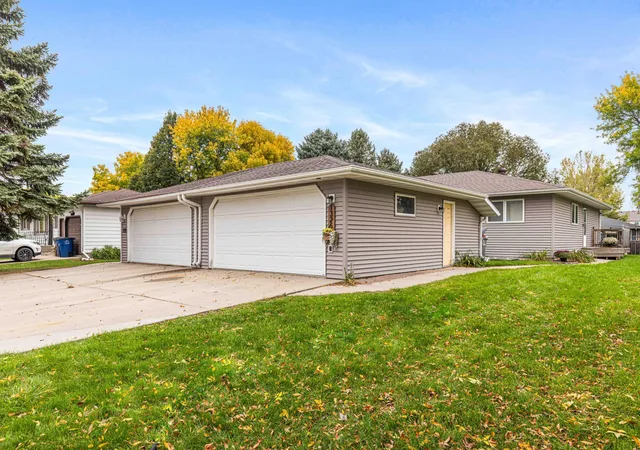 Photo 2 of Townhouse for sale at 1326 35th Avenue S, Moorhead, MN 56560 | MLS# 7159978 | Listing updated on 2026-10-20