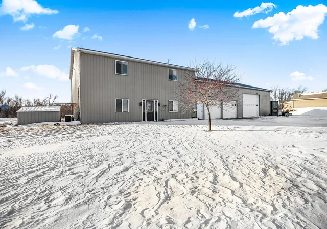 Photo 2 of Single family home for sale at 2818 337th Lane Nw, Cambridge, MN 55008 | MLS# 7159997 | Listing updated on 2026-10-20