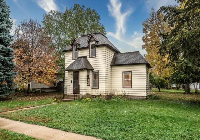 Photo 1 of Single family home for sale at 406 Main St, Farmington, MN 55024 | MLS# 7159999 | Listing updated on 2026-10-17