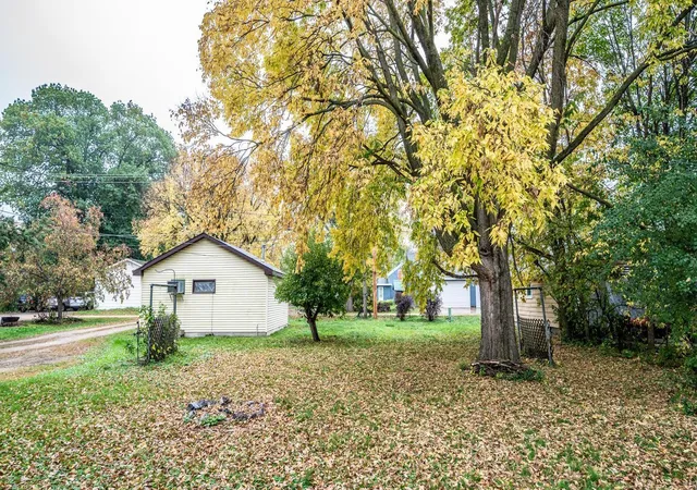 Photo 3 of Single family home for sale at 406 Main St, Farmington, MN 55024 | MLS# 7159999 | Listing updated on 2026-10-17