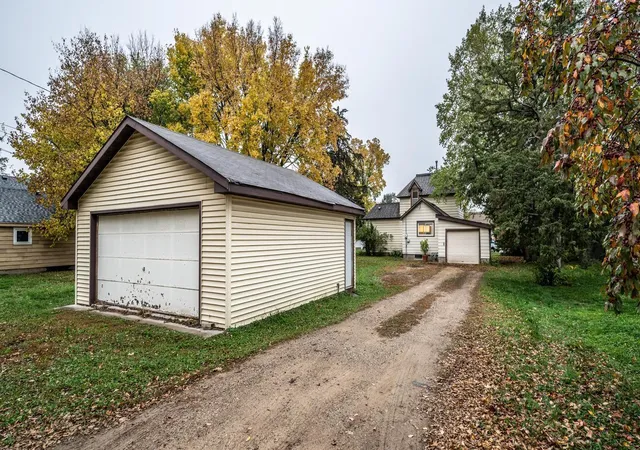 Photo 4 of Single family home for sale at 406 Main St, Farmington, MN 55024 | MLS# 7159999 | Listing updated on 2026-10-17