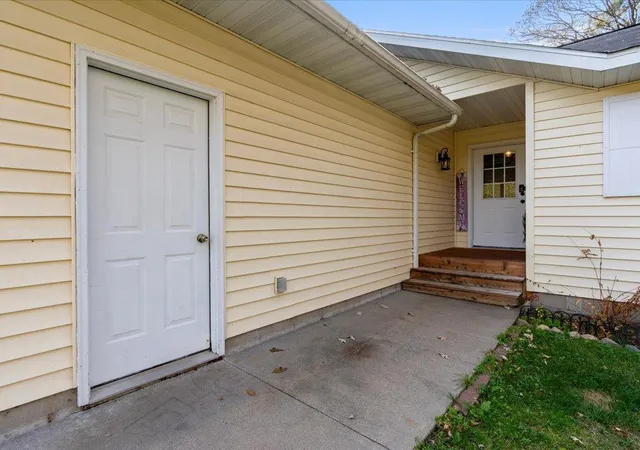 Photo 2 of Single family home for sale at 31591 Summer Dr, Pequot Lakes, MN 56472 | MLS# 7160002 | Listing updated on 2026-10-23