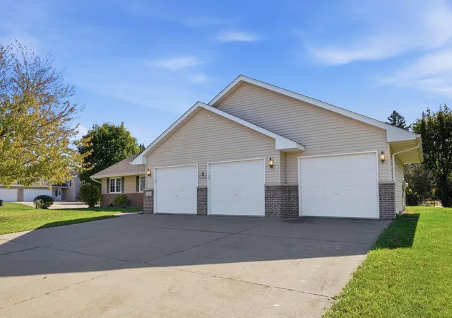 Photo 2 of Single family home for sale at 1806 9th Street Cir Ne, Buffalo, MN 55313 | MLS# 7160012 | Listing updated on 2026-10-22