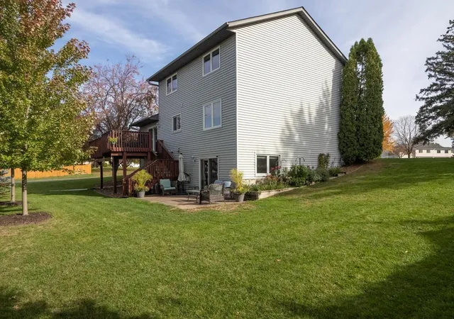 Photo 4 of Single family home for sale at 15601 Claret Ave W, Rosemount, MN 55068 | MLS# 7160015 | Listing updated on 2026-10-23