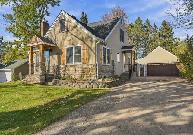 Photo 1 of Single family home for sale at 515 Roselawn Ave E, Saint Paul, MN 55117 | MLS# 7160020 | Listing updated on 2026-10-31