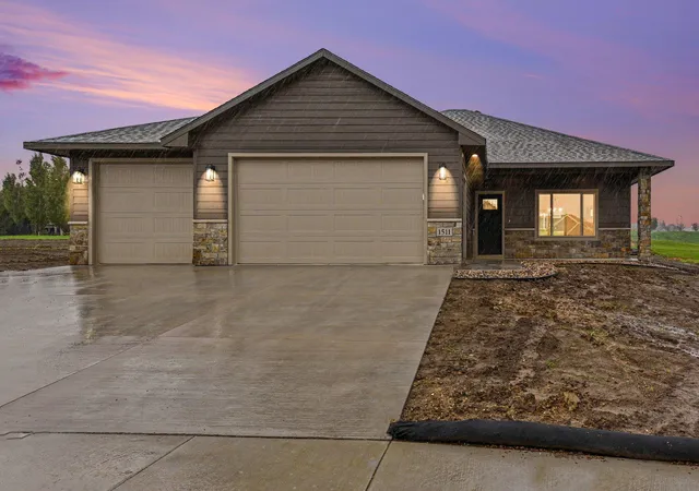 Photo 1 of Single family home for sale at 1511 Buffalo Ridge Dr, Luverne, MN 56156 | MLS# 7160021 | Listing updated on 2026-10-17