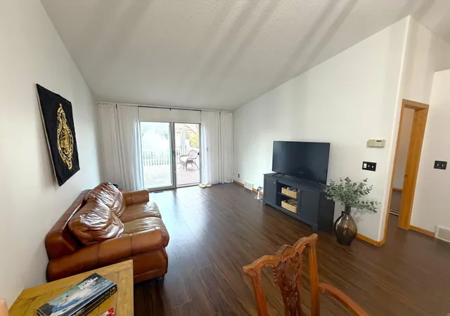 Photo 3 of Townhouse for sale at 1744 50 Street S, Fargo, ND 58103 | MLS# 7160022 | Listing updated on 2026-10-19