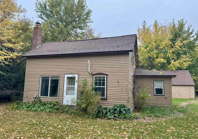 Photo 3 of Sale Pending at 73574 300th Street, Redwood Falls, MN 56283 | MLS# 7160034 | Listing updated on 2026-10-21