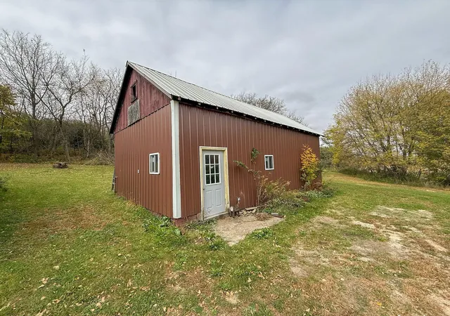 Photo 4 of Single family home for sale at 805 5th Street SW, Pine Island, MN 55963 | MLS# 7160050 | Listing updated on 2026-10-15