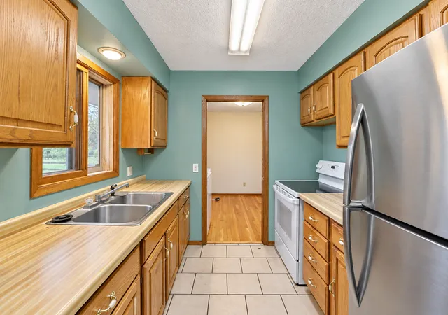 Photo 3 of Sale Pending at 908 12th Avenue Ne, Brainerd, MN 56401 | MLS# 7160066 | Listing updated on 2026-10-19