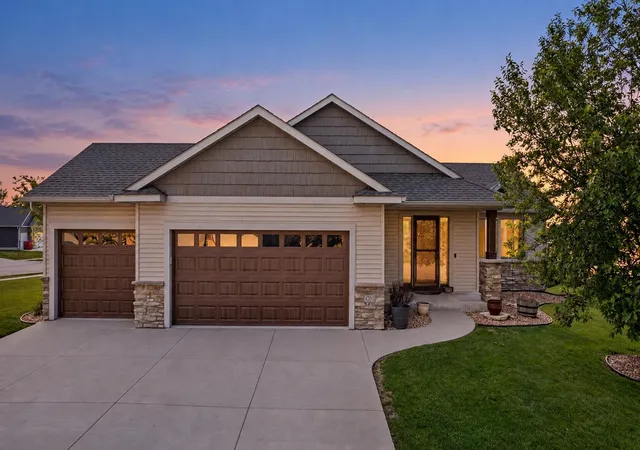 Photo 2 of Single family home for sale at 4201 Dodge Ln Ne, Rochester, MN 55906 | MLS# 7160074 | Listing updated on 2026-10-16