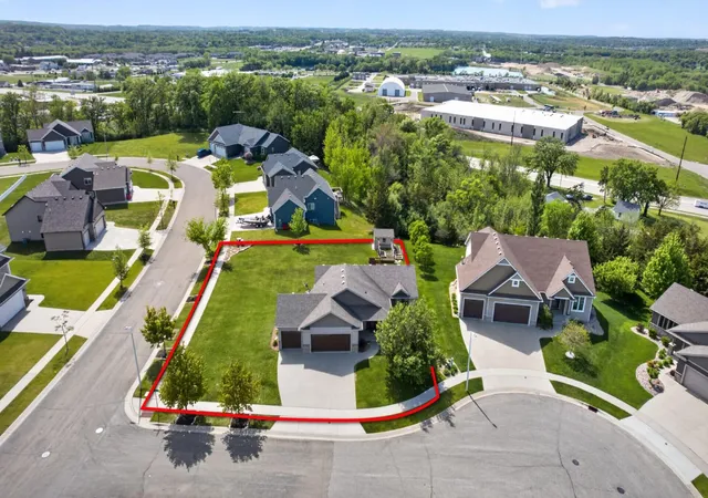 Photo 3 of Single family home for sale at 4201 Dodge Ln Ne, Rochester, MN 55906 | MLS# 7160074 | Listing updated on 2026-10-16