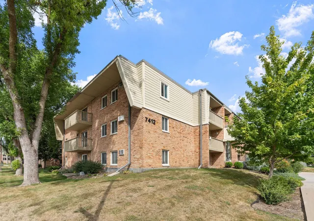 Photo 3 of Condo for sale at 7412 W 22nd Street #309, Minneapolis, MN 55426 | MLS# 7160080 | Listing updated on 2026-10-15