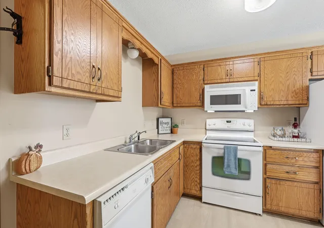 Photo 4 of Single family home for sale at 706 Ridge Dr SE, Saint Michael, MN 55376 | MLS# 7160086 | Listing updated on 2026-10-23