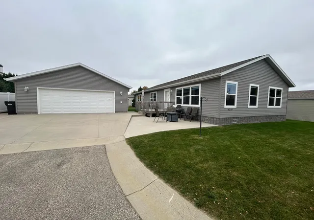 Single family home for sale at 4319 Daffodil Ave SE, Rochester, MN 55904 | MLS# 7160102
